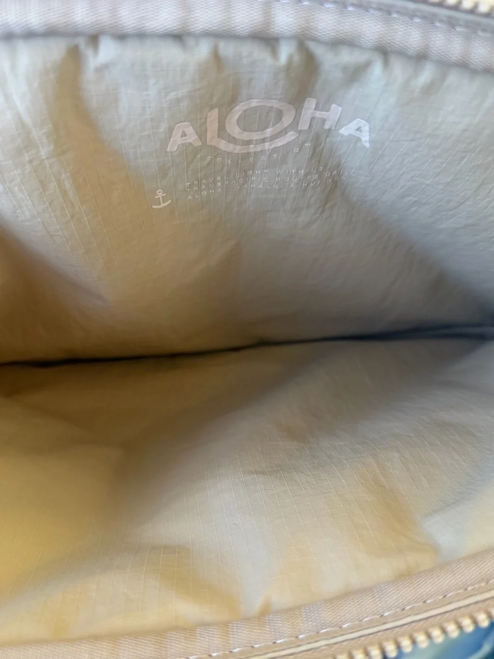 🌺NWOT ALOHA Collection Hana Hou Laptop Case